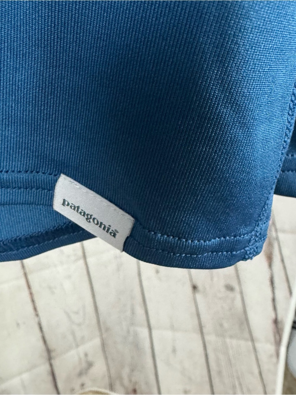 Patagonia Blue Long Sleeve Capilene Lightweight Shirt Size Small - Picture 3 of 5